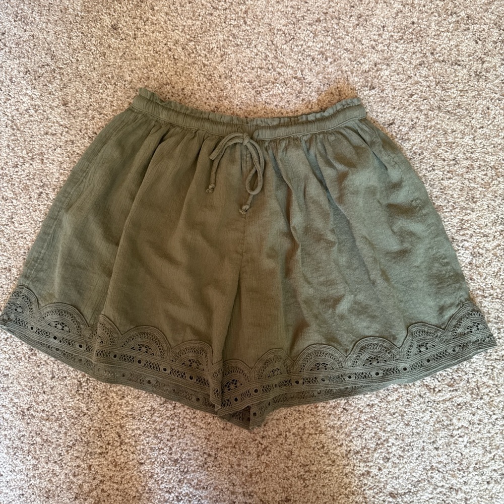 Aerie High Waist linen Olive Shorts with Lace Trim